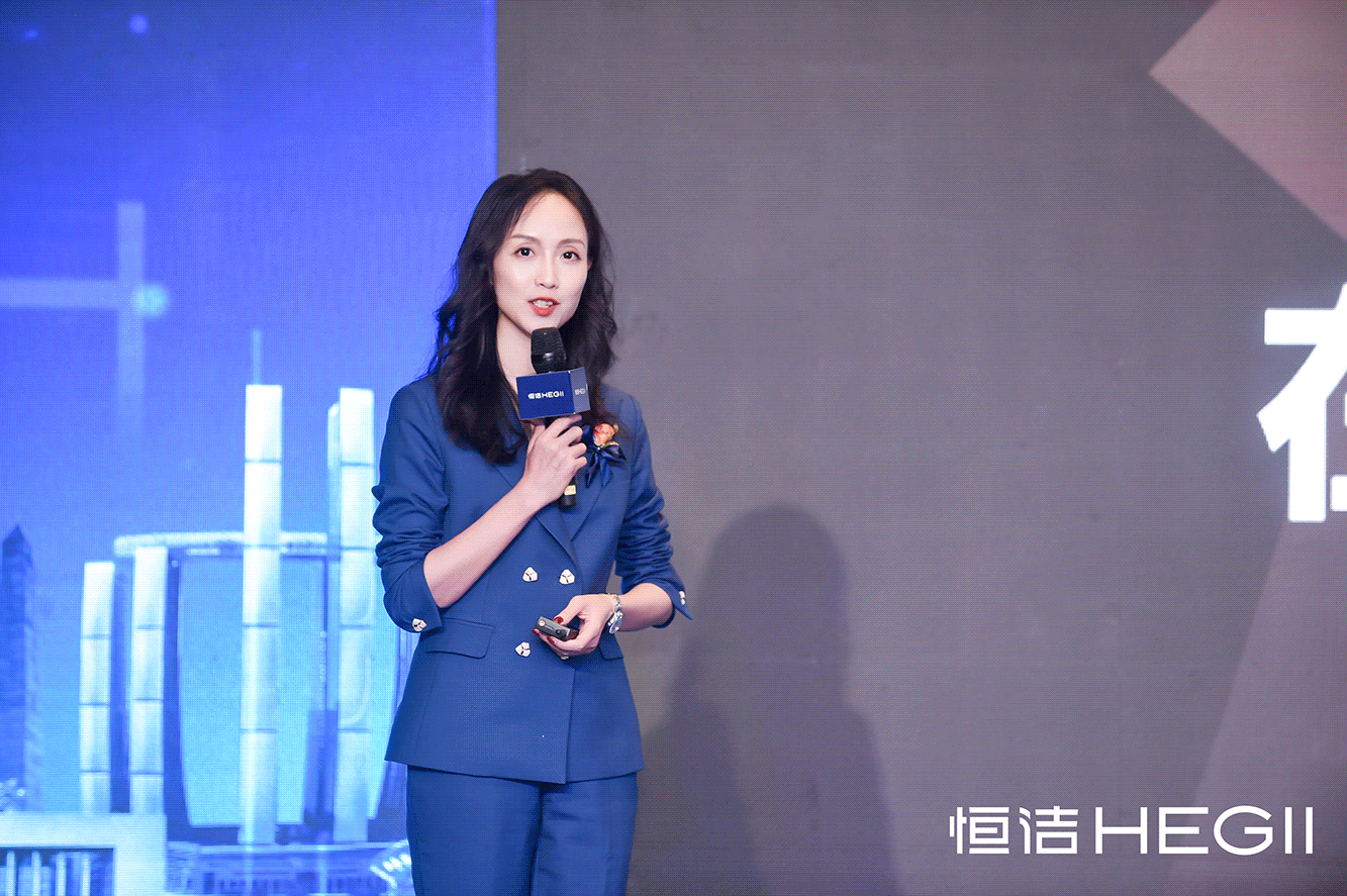 8、GIF優居新聞全國總編黃小容、網易家居執行主編羅會俊.gif